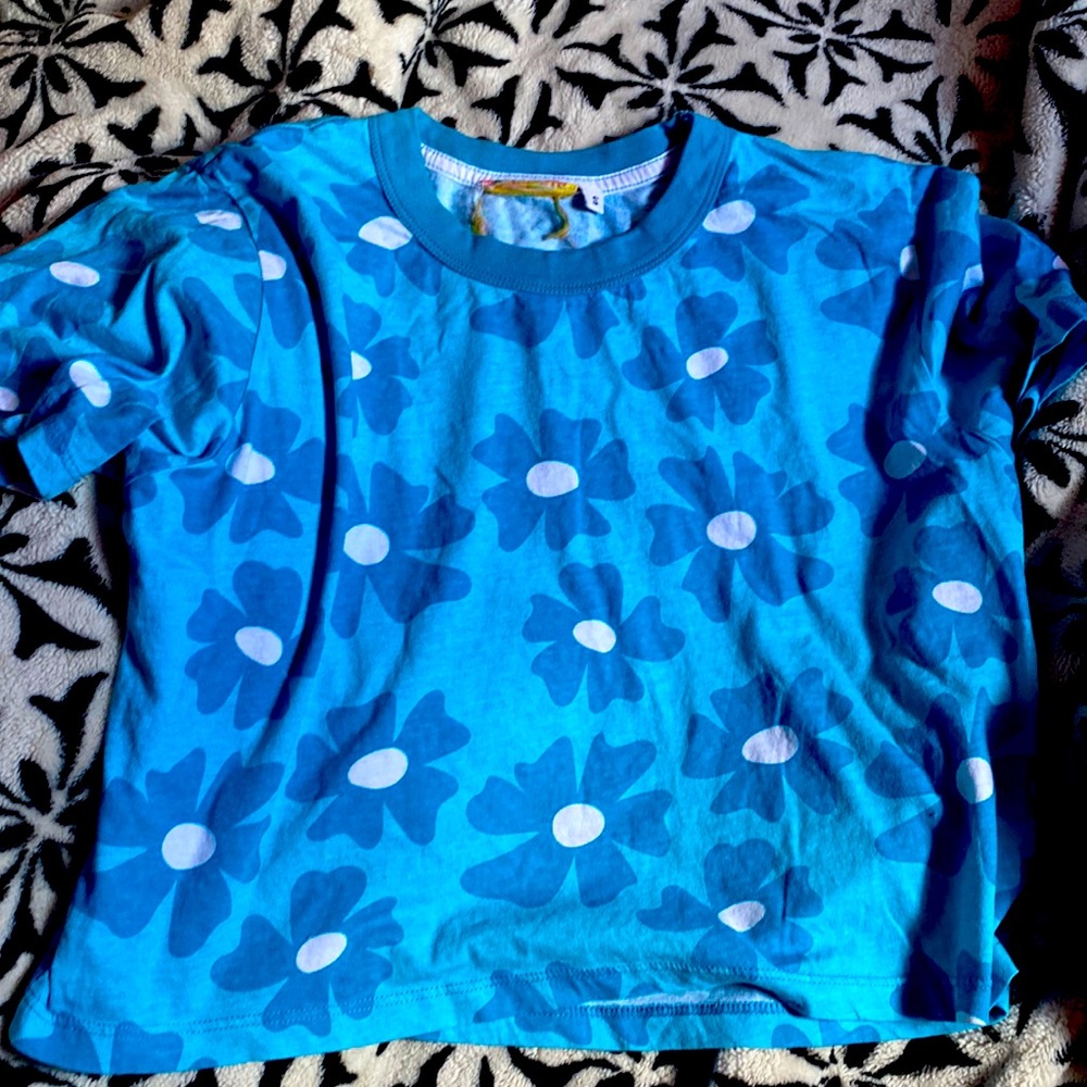 Small graphic tee